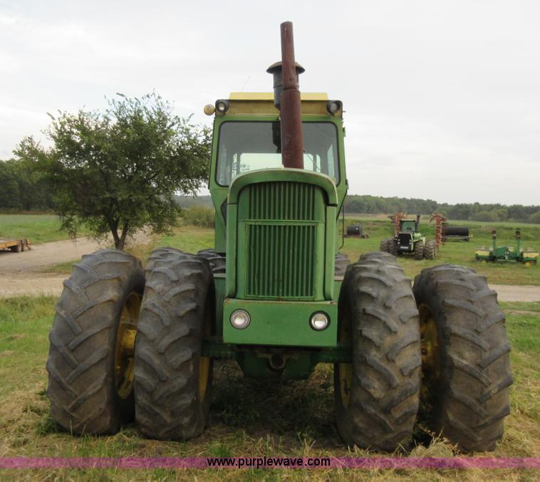 image for item L4075 John Deere 7520 4WD tractor