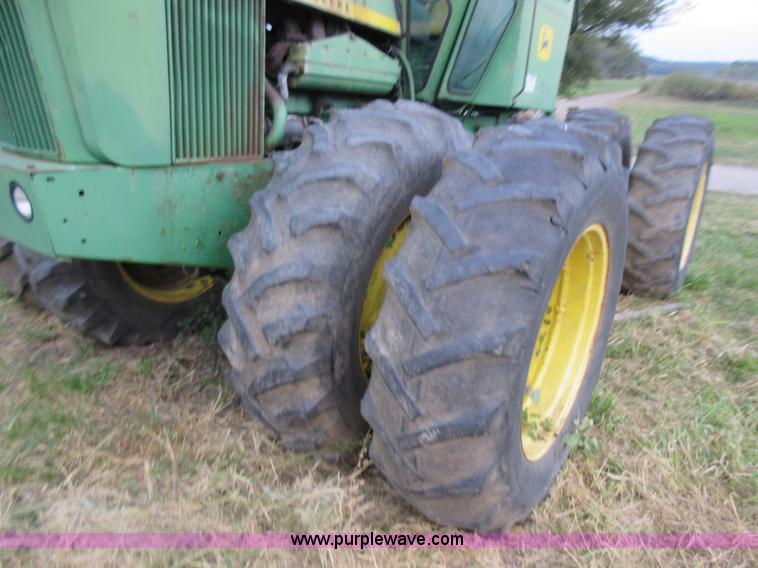 image for item L4075 John Deere 7520 4WD tractor