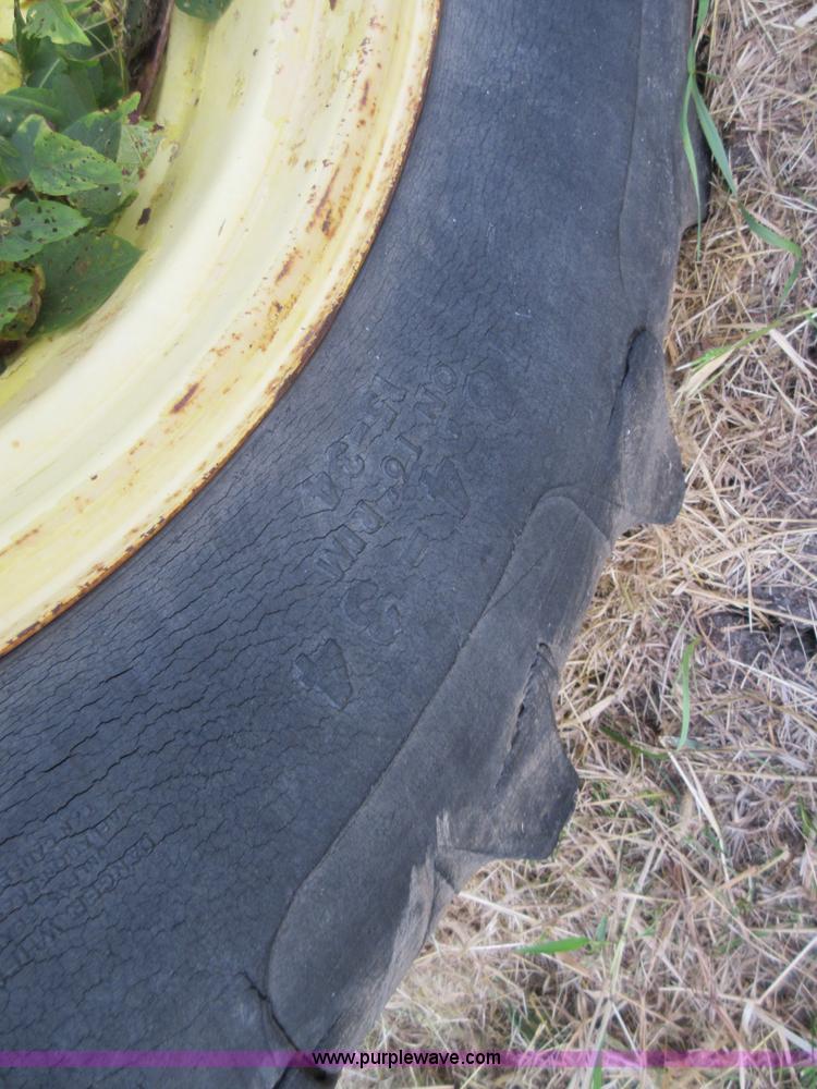 image for item L4075 John Deere 7520 4WD tractor