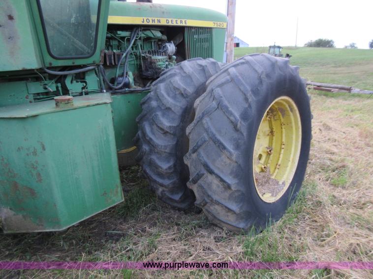 image for item L4075 John Deere 7520 4WD tractor