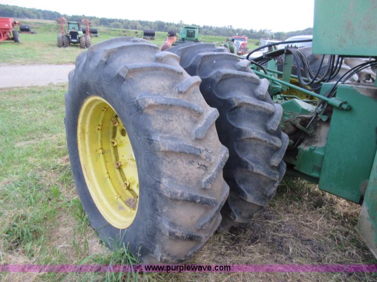 image for item L4075 John Deere 7520 4WD tractor