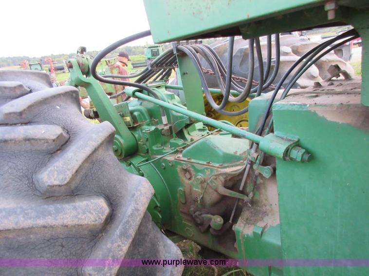 image for item L4075 John Deere 7520 4WD tractor