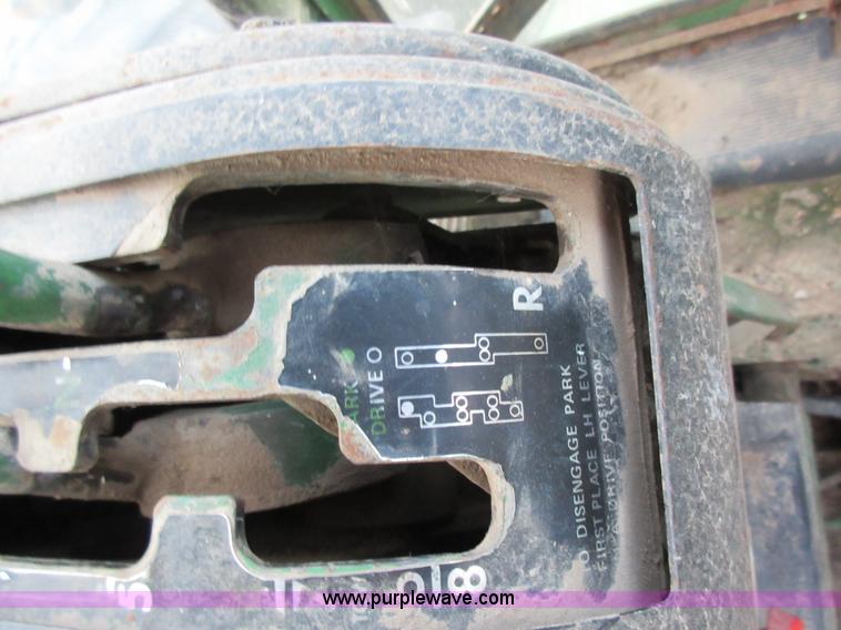 image for item L4075 John Deere 7520 4WD tractor