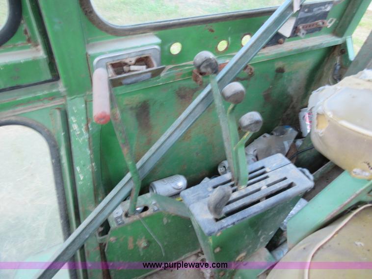 image for item L4075 John Deere 7520 4WD tractor