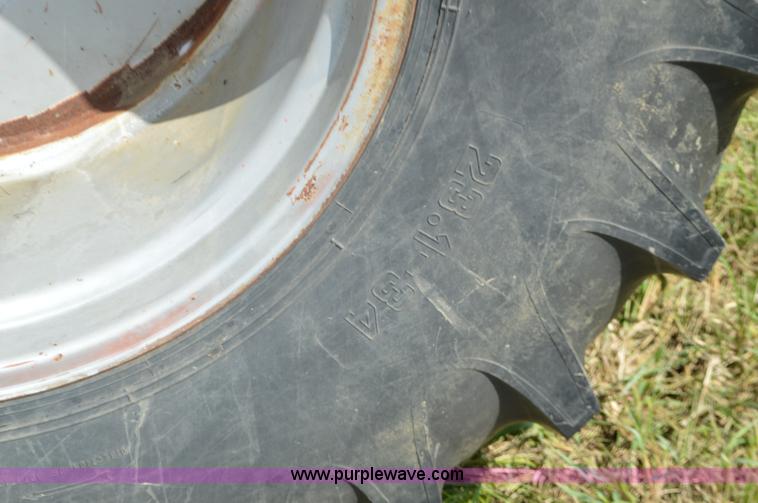 image for item L4077 Killbros 475 grain cart