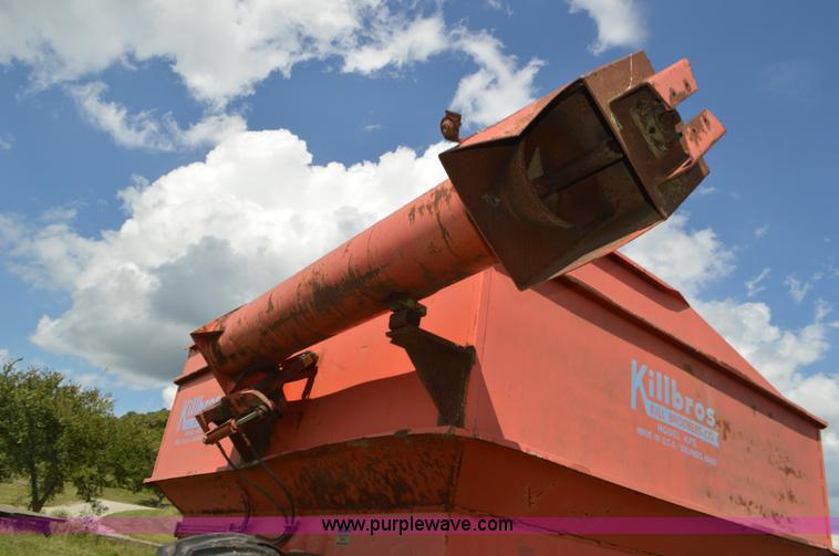 image for item L4077 Killbros 475 grain cart