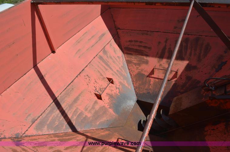 image for item L4077 Killbros 475 grain cart