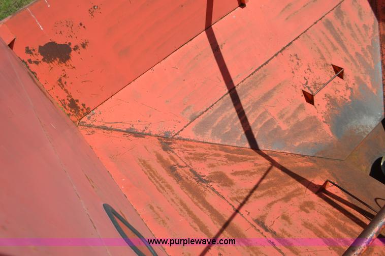 image for item L4077 Killbros 475 grain cart