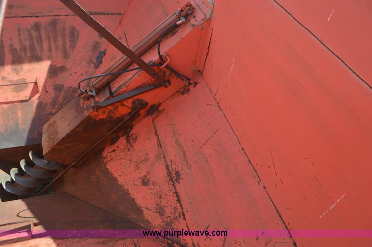 image for item L4077 Killbros 475 grain cart