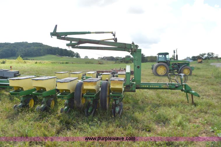 image for item L4083 John Deere 7000 no-till planter