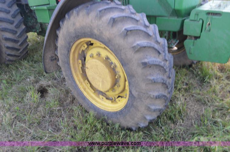 image for item L4086 1988 John Deere 4850 MFWD tractor