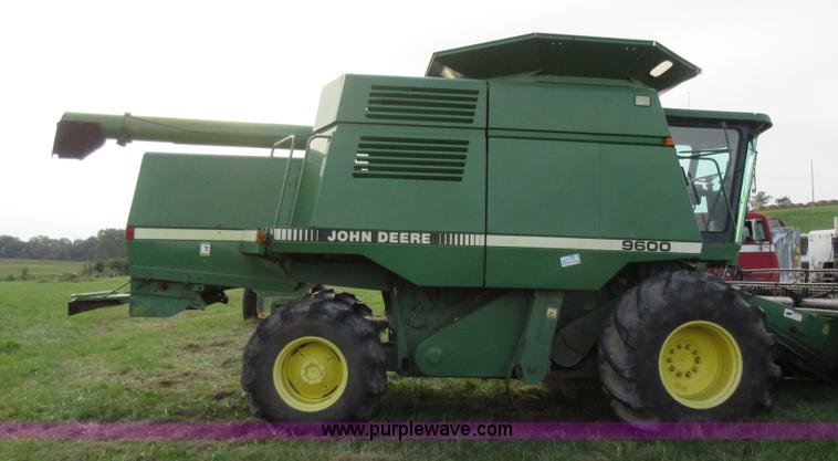 image for item L4088 1992 John Deere 9600 RWA combine