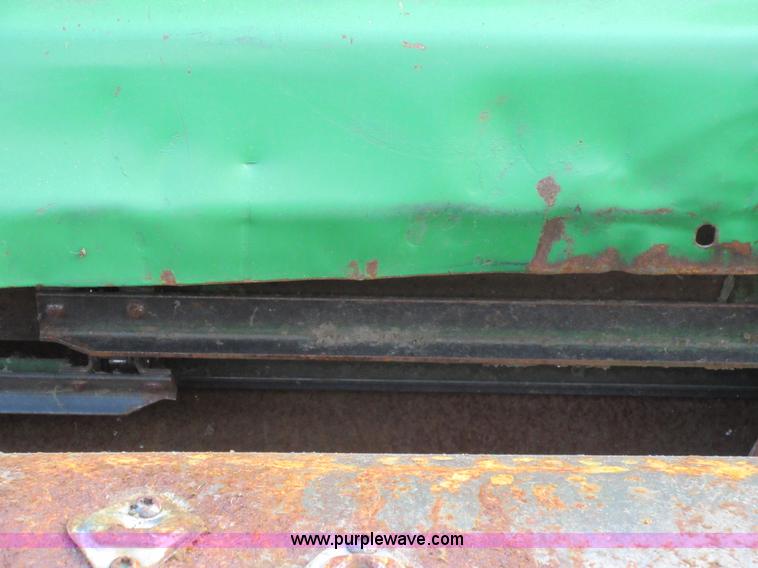 image for item L4088 1992 John Deere 9600 RWA combine