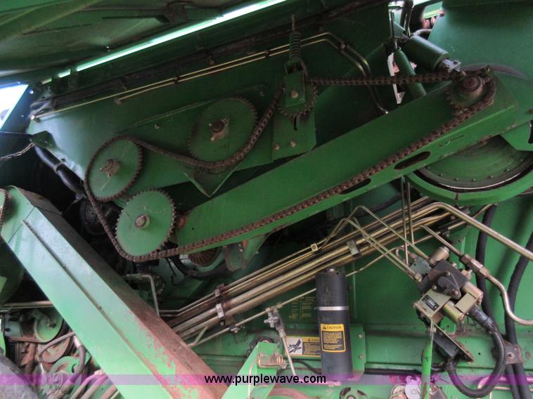 image for item L4088 1992 John Deere 9600 RWA combine