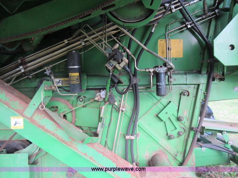image for item L4088 1992 John Deere 9600 RWA combine