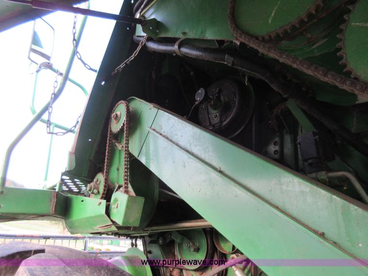 image for item L4088 1992 John Deere 9600 RWA combine