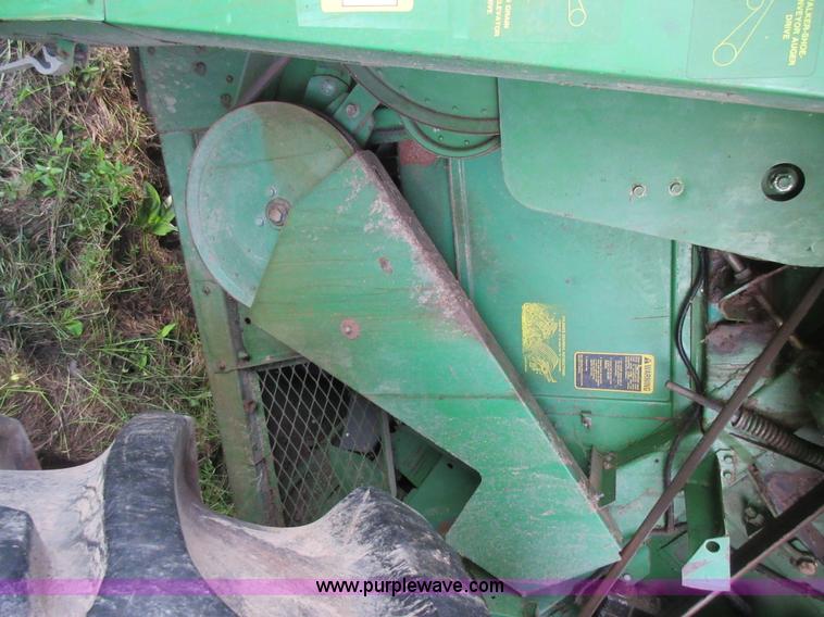 image for item L4088 1992 John Deere 9600 RWA combine