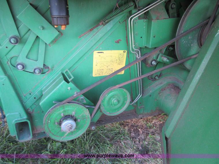 image for item L4088 1992 John Deere 9600 RWA combine