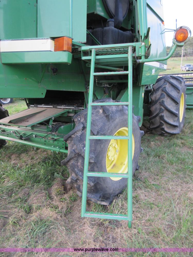 image for item L4088 1992 John Deere 9600 RWA combine