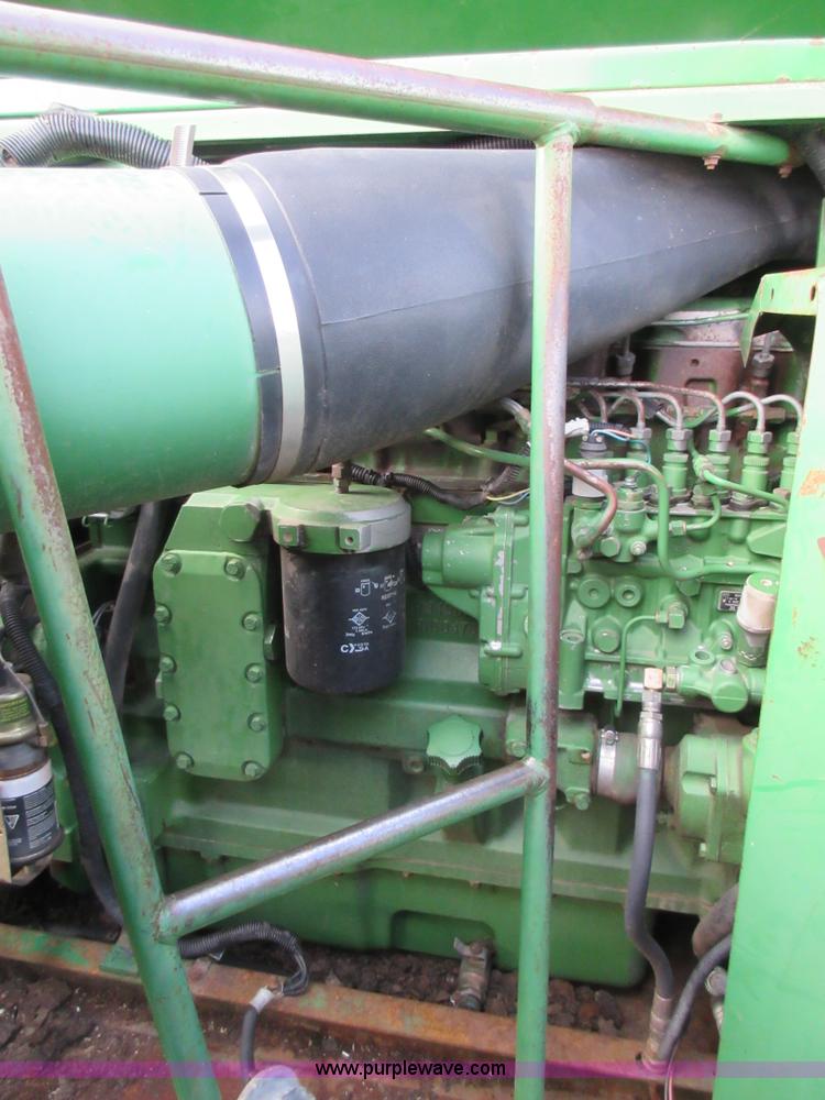 image for item L4088 1992 John Deere 9600 RWA combine