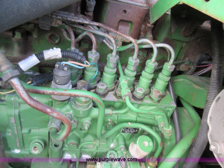 image for item L4088 1992 John Deere 9600 RWA combine