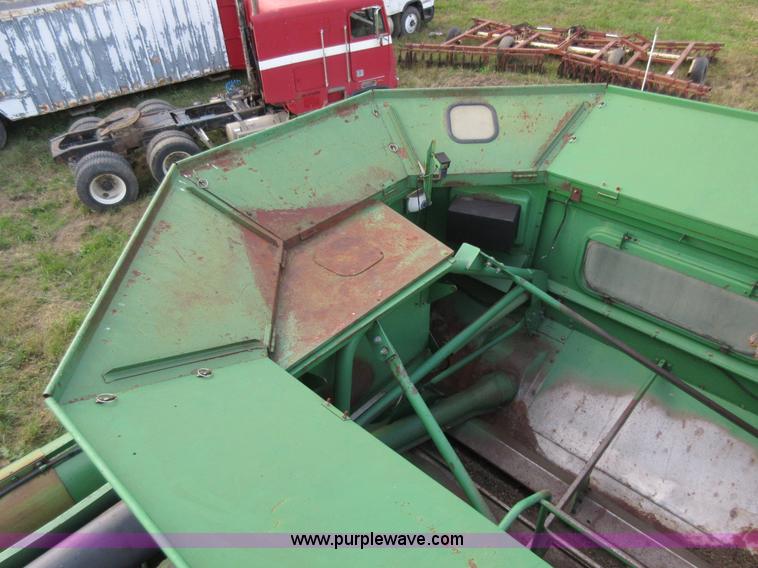image for item L4088 1992 John Deere 9600 RWA combine
