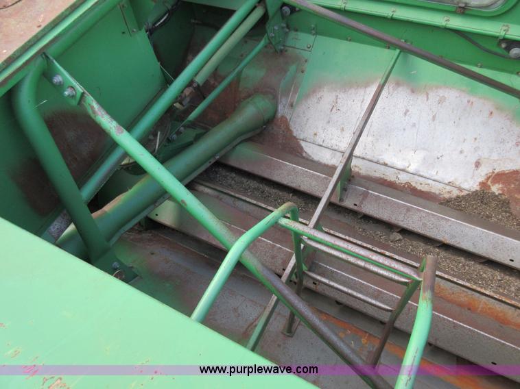 image for item L4088 1992 John Deere 9600 RWA combine