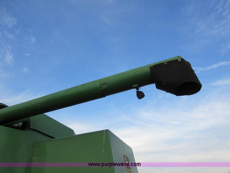 image for item L4088 1992 John Deere 9600 RWA combine