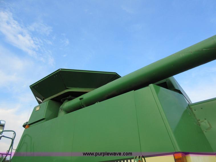 image for item L4088 1992 John Deere 9600 RWA combine