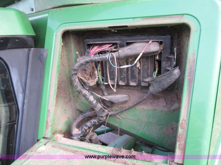 image for item L4088 1992 John Deere 9600 RWA combine