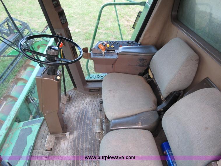 image for item L4088 1992 John Deere 9600 RWA combine