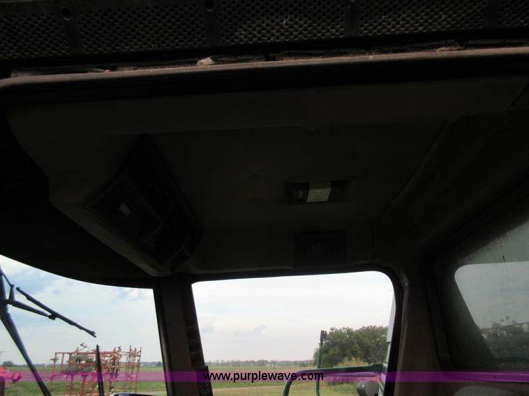 image for item L4088 1992 John Deere 9600 RWA combine