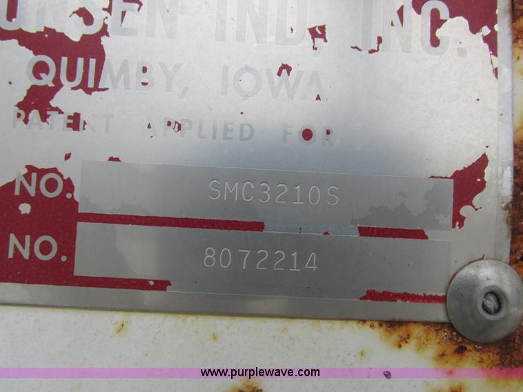 image for item L4099 1990 International 4700 fertilizer delivery truck