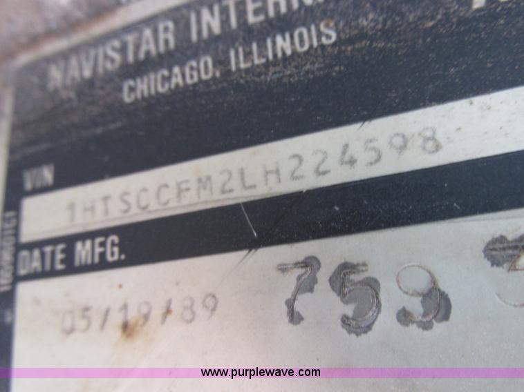 image for item L4099 1990 International 4700 fertilizer delivery truck