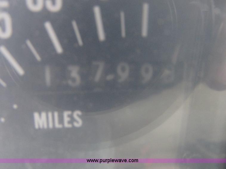 image for item L4099 1990 International 4700 fertilizer delivery truck