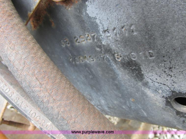 image for item L4099 1990 International 4700 fertilizer delivery truck