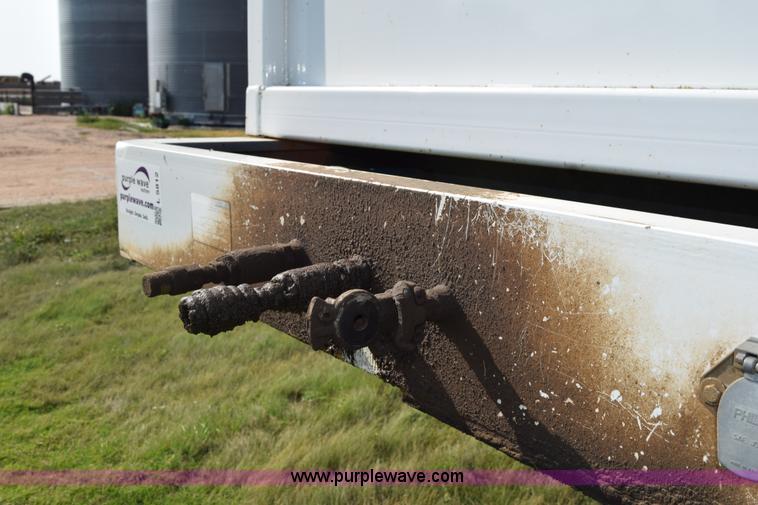 image for item L5812 2005 Hitchcock SD38 silage trailer