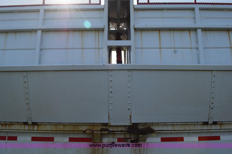 image for item L5812 2005 Hitchcock SD38 silage trailer