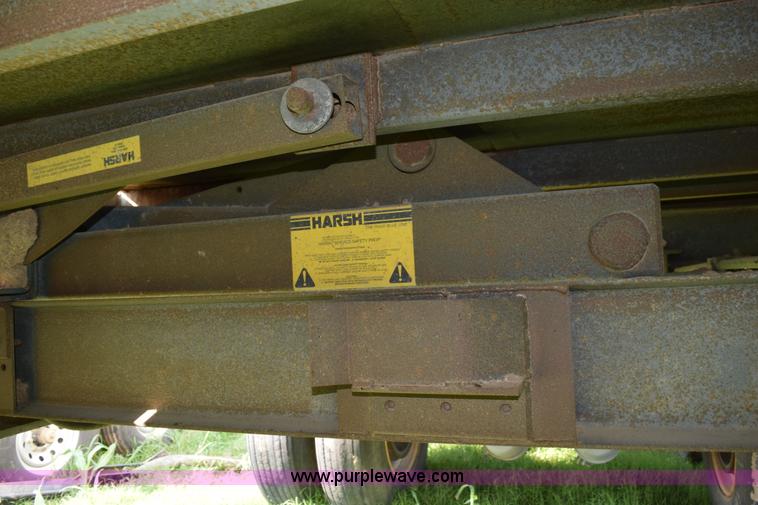 image for item L5812 2005 Hitchcock SD38 silage trailer