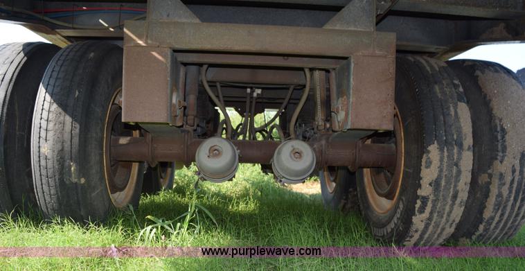 image for item L5812 2005 Hitchcock SD38 silage trailer