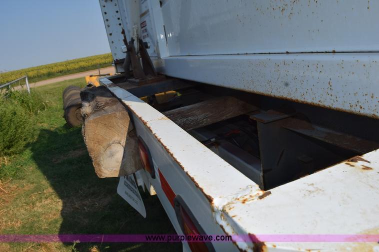 image for item L5812 2005 Hitchcock SD38 silage trailer