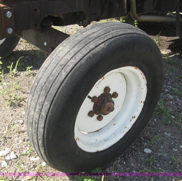 image for item L6320 Fiat Hesston 6066 tractor