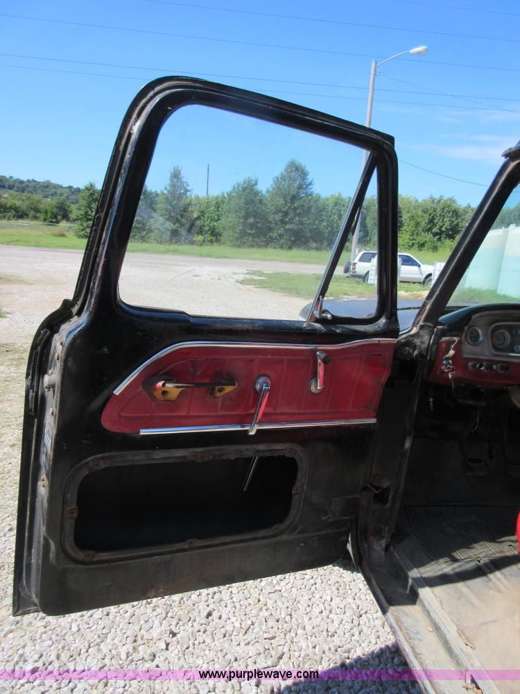 image for item BB9221 1965 Ford 100 pickup truck