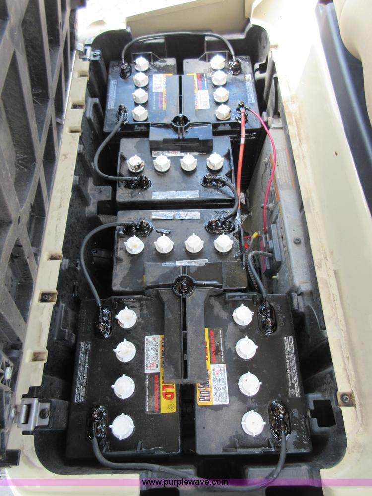 image for item BB9225 2011 Club Car golf cart