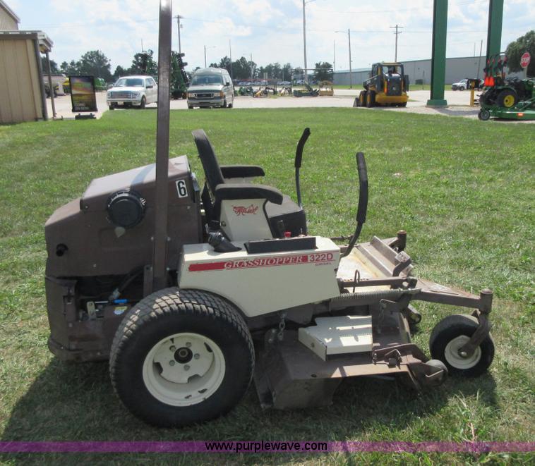 image for item BB9231 Grasshopper 322D lawn mower