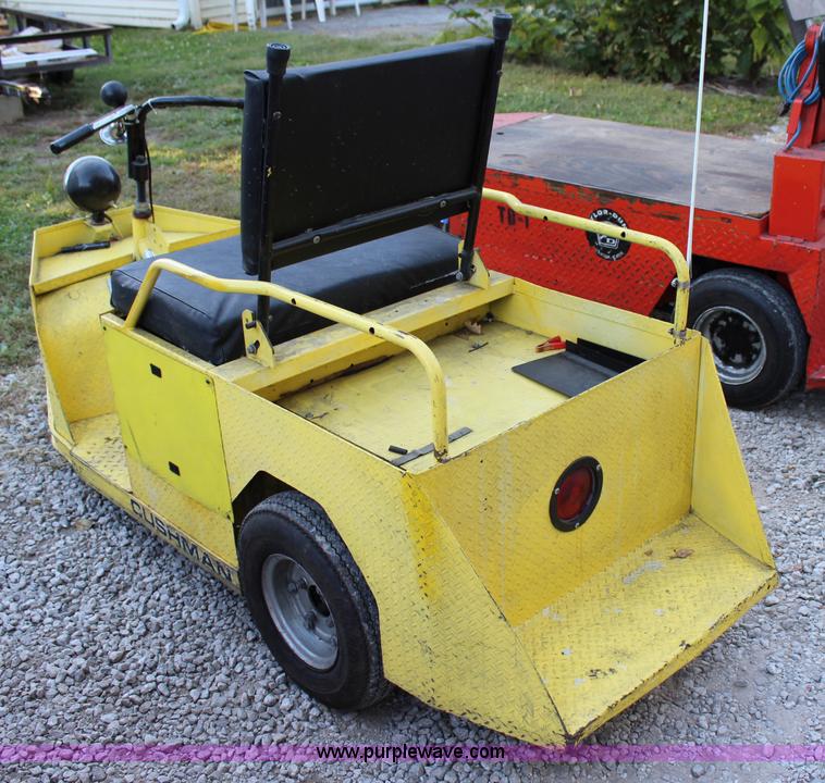 Cushman 898320 utility cart in Tonganoxie, KS Item BB9270 sold