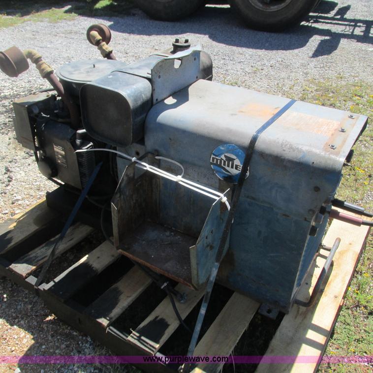 image for item BG9245 Miller AEAD200LL welder/generator