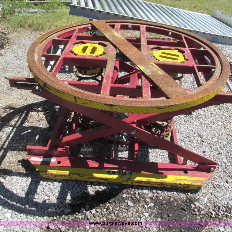 image for item BG9246 Southworth rotating pallet table