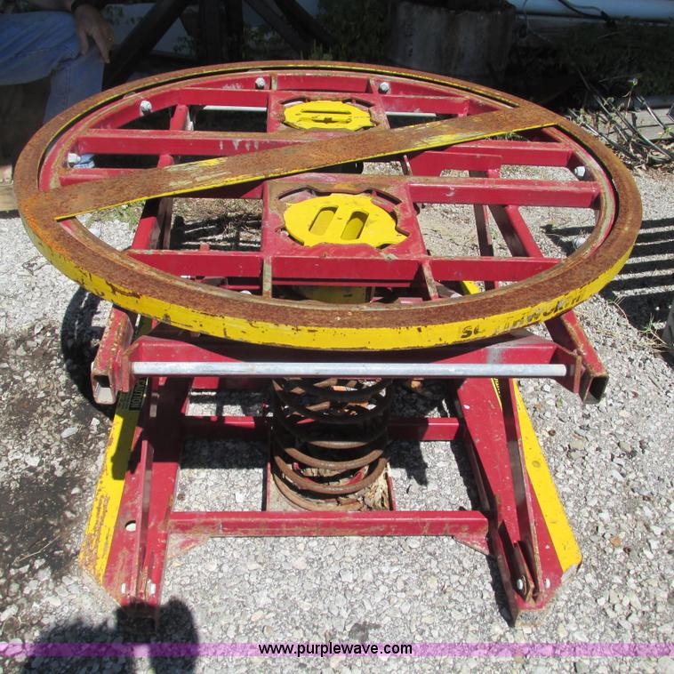 image for item BG9246 Southworth rotating pallet table