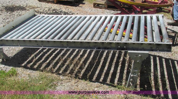 image for item BG9247 Tilting roller conveyor